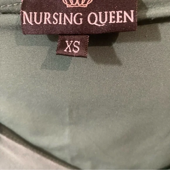 Nursing Queen Green Dress with Pockets and Bell Sleeves - Picture 8 of 10